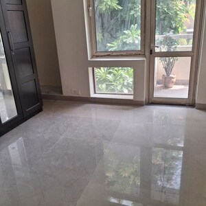 Room in 3 BHK Apartment at Unitech Woodstock Floors, Sector 50 – for Rent
