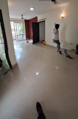Room in 3 BHK Apartment at Unitech Woodstock Floors, Sector 50 – for Rent