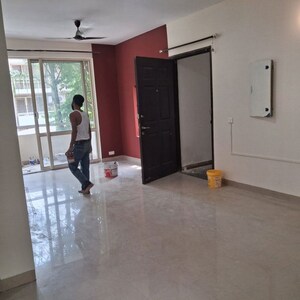 Room in 3 BHK Apartment at Unitech Woodstock Floors, Sector 50 – for Rent