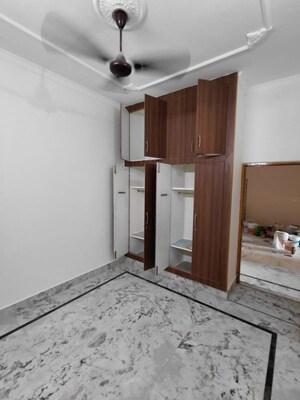 Room in 3 BHK Builder Floor at Vasant Vihar – for Rent