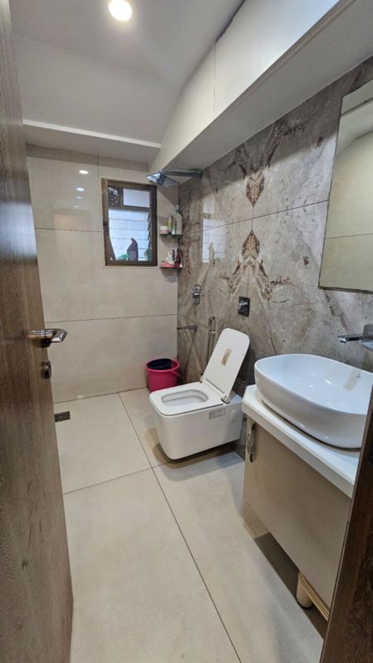 Bathroom, andheri west 3 Bedroom 1300 Sq.Ft. Apartment In Andheri West Mumbai 10588813