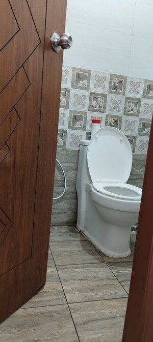 Bathroom in 1 BHK Builder Floor at Halasuru – for Rent