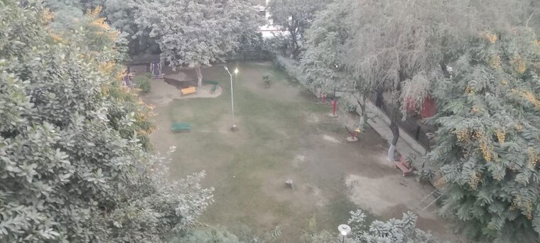 Exterior View, sector 2 3 Bedroom 273 Sq.Yd. Builder Floor In Sector 2 Gurgaon 10588832