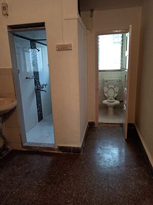 Room in 3 BHK Apartment at Ajanta Apartment Colaba, Colaba – for Rent