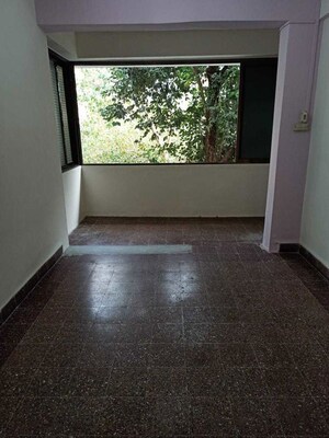 Room in 3 BHK Apartment at Ajanta Apartment Colaba, Colaba – for Rent