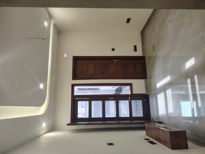 Room in 4 BHK Independent House at Vip Road – for Sale