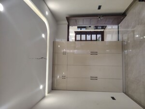 Room in 4 BHK Independent House at Vip Road – for Sale