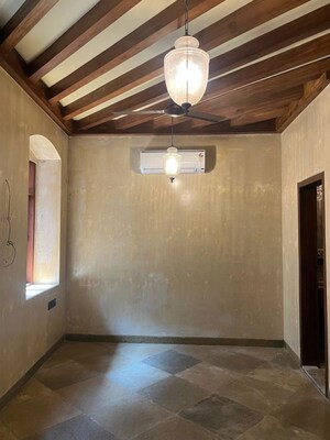Room in 3 BHK Apartment at Connaught Mansion, Colaba – for Rent