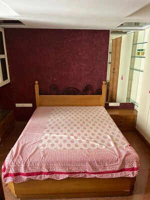 Bedroom in 2 BHK Apartment at Cuffe Parade – for Sale