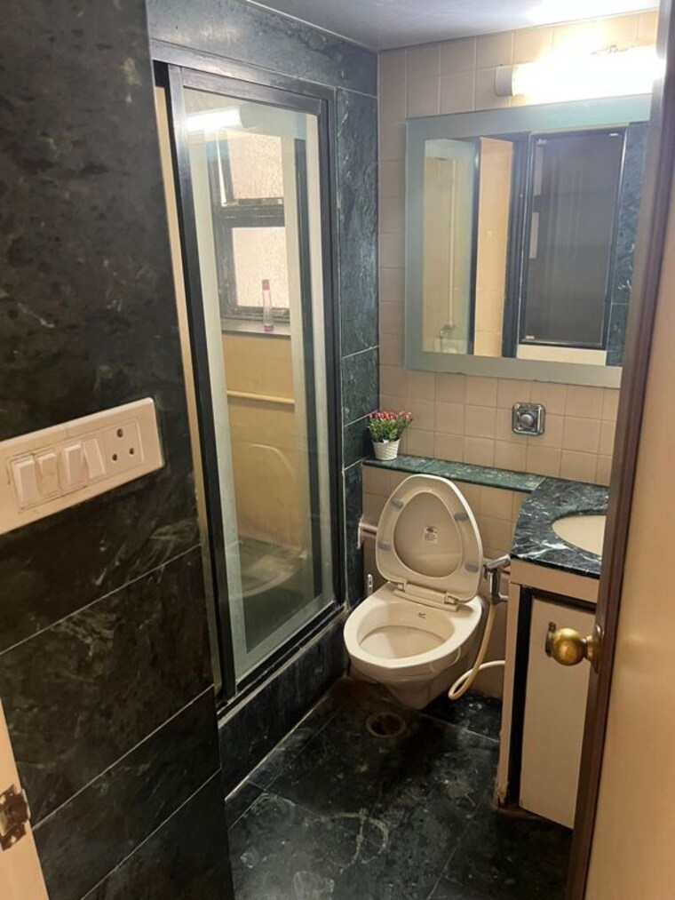 Bathroom, cuffe parade 2 Bedroom 981 Sq.Ft. Apartment In Cuffe Parade Mumbai 10403837