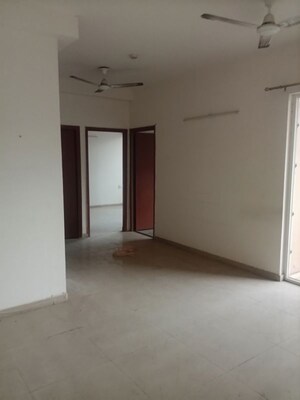 Room in 2.5 BHK Apartment at Mahagun Mywoods, Sector 16c Greater Noida – for Rent
