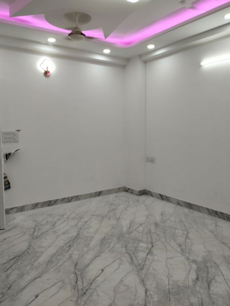 Room, khirki extension 3 Bedroom 850 Sq.Ft. Builder Floor In Khirki Extension Delhi 10588939