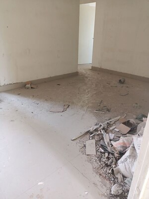 Room in 2 BHK Apartment at Conscient Habitat 78, Sector 78 – for Sale