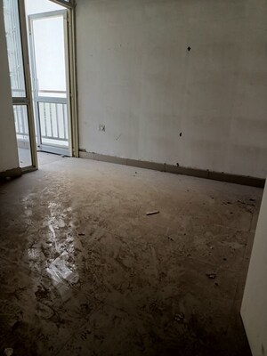 Room in 2 BHK Apartment at Conscient Habitat 78, Sector 78 – for Sale