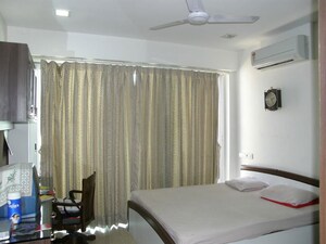 Team Area in 3 BHK Apartment at Raheja Atlantis, Lower Parel – for Rent