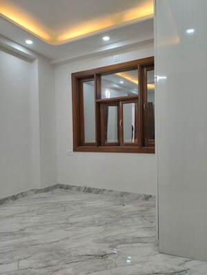 Room in 4 BHK Builder Floor at Khirki Extension – for Rent