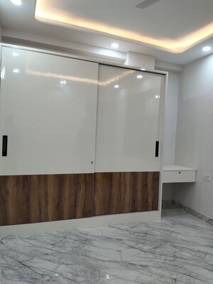 Room in 4 BHK Builder Floor at Khirki Extension – for Rent
