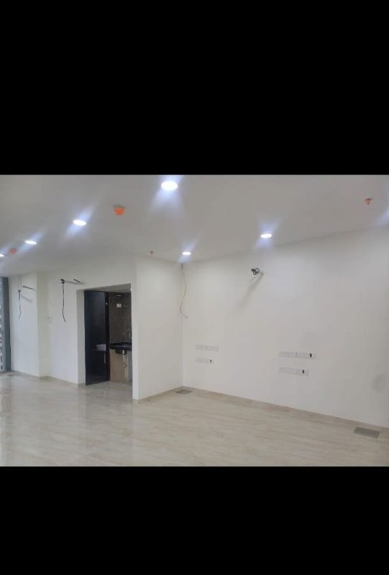 Room, wadhwa-the-gateway Commercial Office Space 700 Sq.Ft. In Mulund West Mumbai 10588948