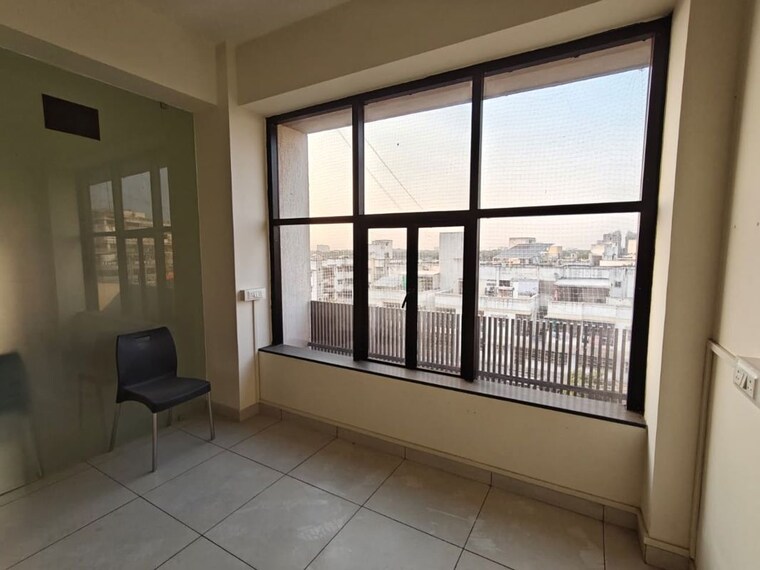 Room, science city Commercial Office Space 970 Sq.Ft. In Science City Ahmedabad 10588945
