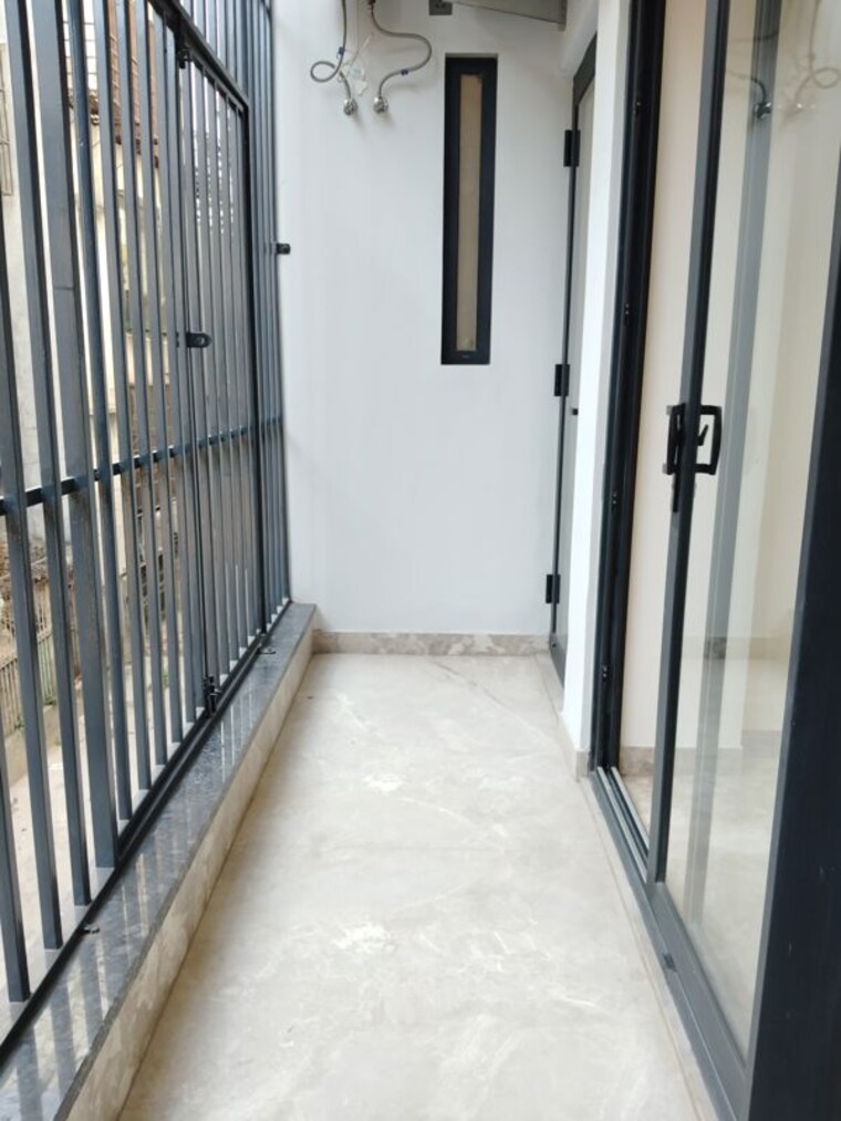 Balcony, jor bagh 3 Bedroom 3300 Sq.Ft. Apartment In Jor Bagh Delhi 10588935