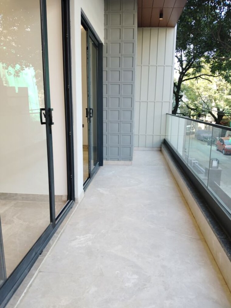 Balcony, jor bagh 3 Bedroom 3300 Sq.Ft. Apartment In Jor Bagh Delhi 10588935