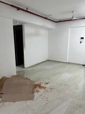Room in 3 BHK Apartment at Infinity Paradise CHS, Goregaon West – for Rent