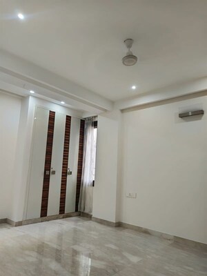 Room in 4 BHK Builder Floor at East Of Kailash – for Rent