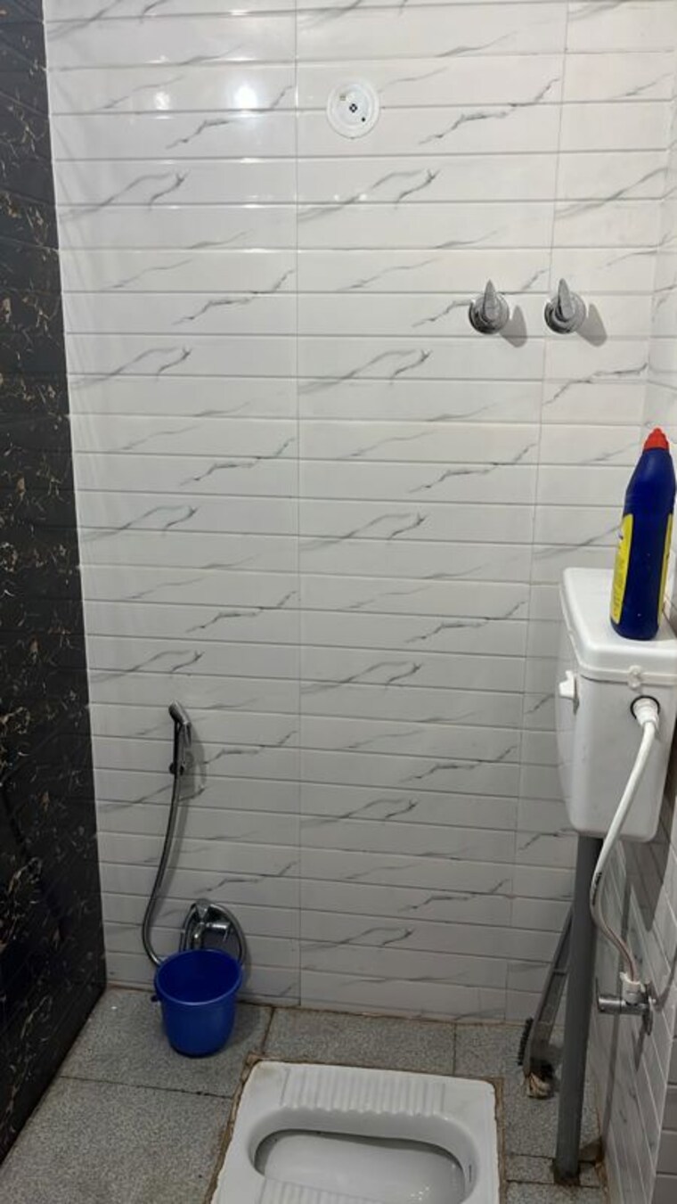 Bathroom, nawada 4 Bedroom 140 Sq.Ft. Builder Floor In Nawada Delhi 10588949