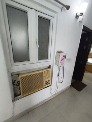 Furnished Amenities in 2.5 BHK Apartment at Ajnara Grand Heritage, Sector 74 – for Rent
