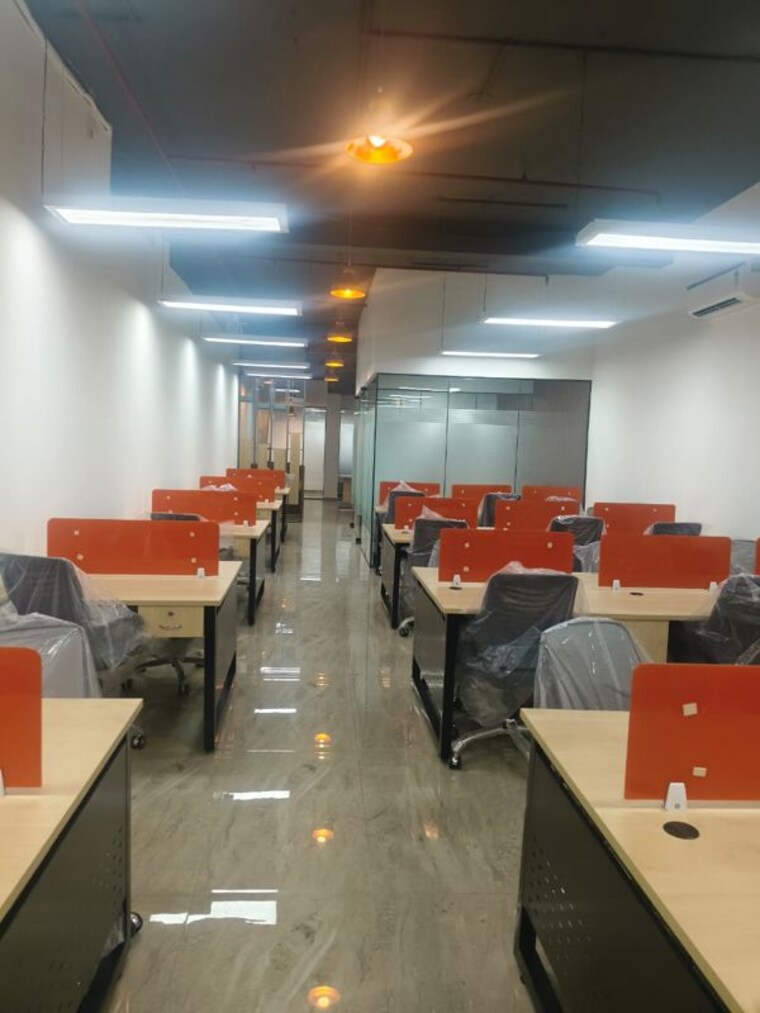 Team Area, sector 16 Commercial Office Space 2000 Sq.Ft. In Sector 16 Noida 10589009