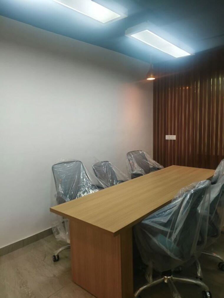 Bedroom, sector 16 Commercial Office Space 2000 Sq.Ft. In Sector 16 Noida 10589009