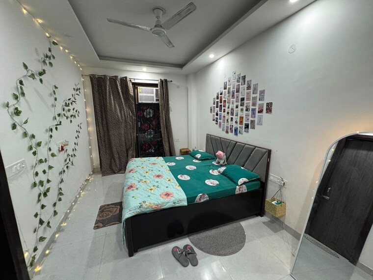 Bedroom, sector 52 2 Bedroom 163 Sq.Yd. Builder Floor In Sector 52 Gurgaon 10589033