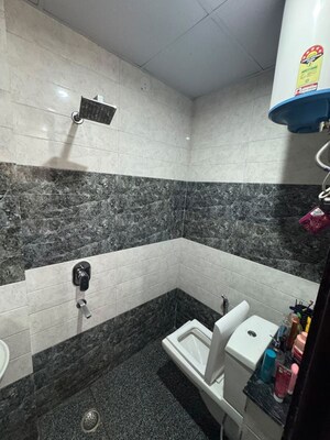 Team Area in 2 BHK Builder Floor at Sector 52 – for Rent
