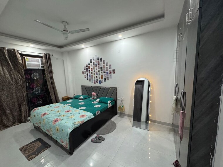 Bedroom, sector 52 2 Bedroom 163 Sq.Yd. Builder Floor In Sector 52 Gurgaon 10589033