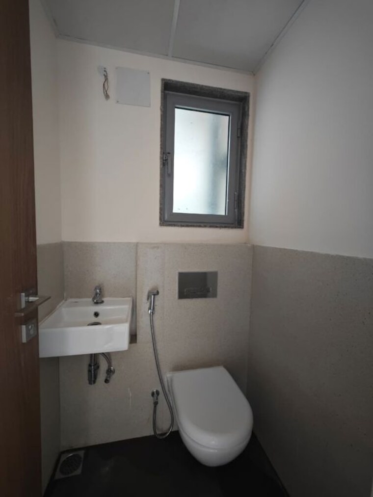 Bathroom, dhamji-shamji-mahavir-spring-tulip-phase-1 2 Bedroom 850 Sq.Ft. Apartment In Pokhran Road No Two Thane 10589037