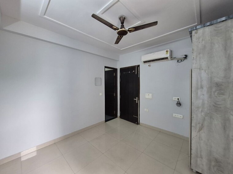 Room, sector 45 4 Bedroom 263 Sq.Yd. Builder Floor In Sector 45 Gurgaon 10589053