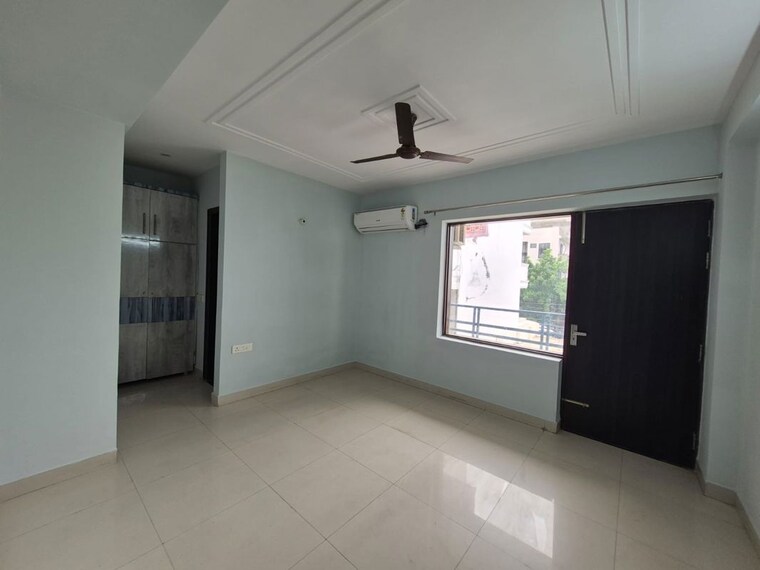 Room, sector 45 4 Bedroom 263 Sq.Yd. Builder Floor In Sector 45 Gurgaon 10589053