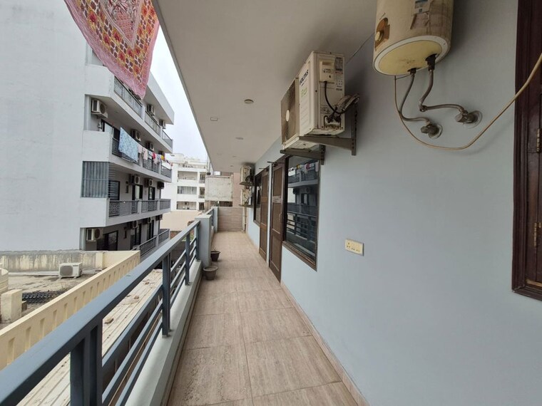 Balcony, sector 45 4 Bedroom 263 Sq.Yd. Builder Floor In Sector 45 Gurgaon 10589053
