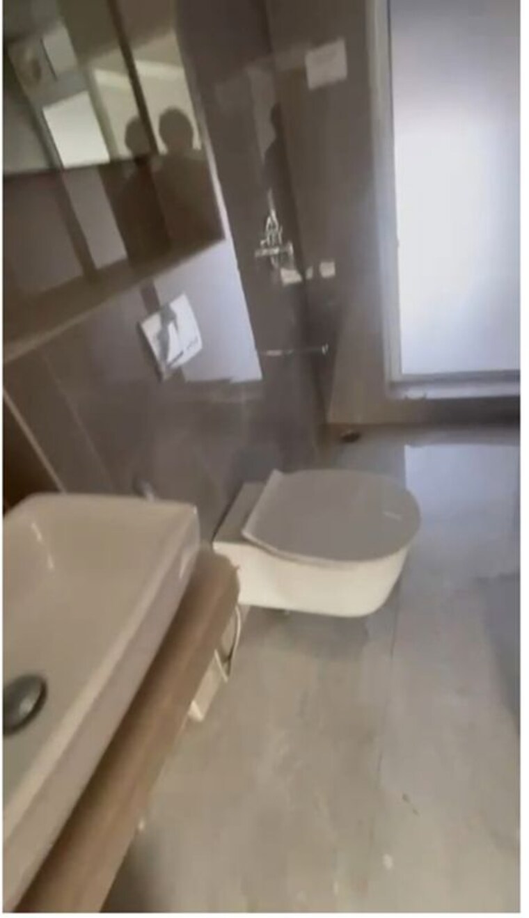 Bathroom, chembur 2 Bedroom 910 Sq.Ft. Apartment In Chembur Mumbai 10589047