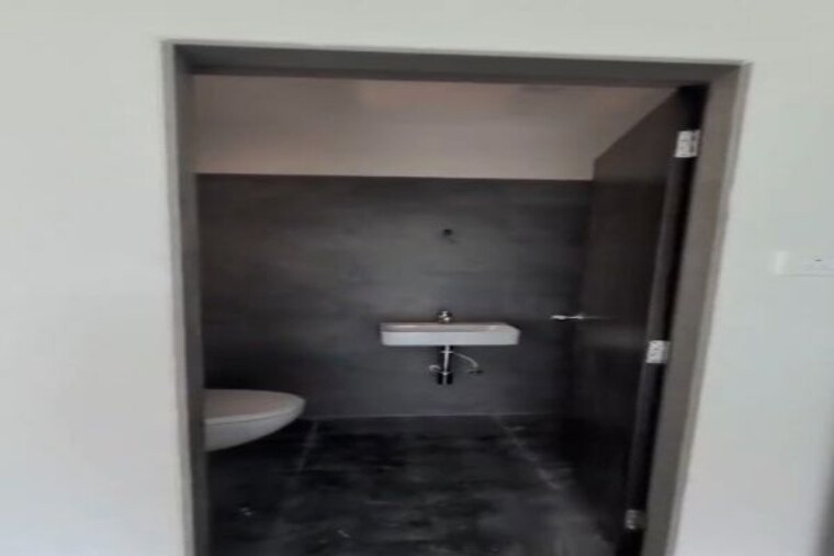Bathroom, santacruz east 2 Bedroom 890 Sq.Ft. Apartment In Santacruz East Mumbai 10589048