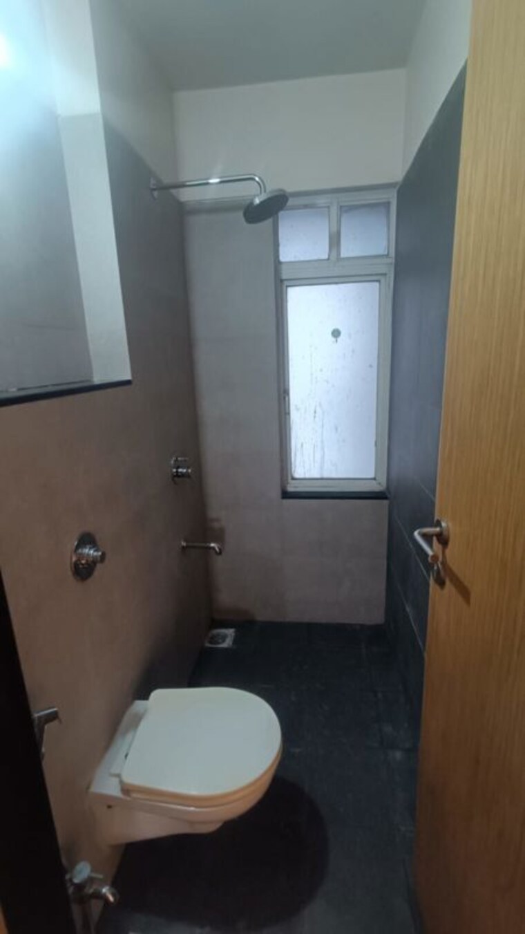 Bathroom, florida-river-bank 2 Bedroom 935 Sq.Ft. Apartment In Mundhwa Pune 10589052