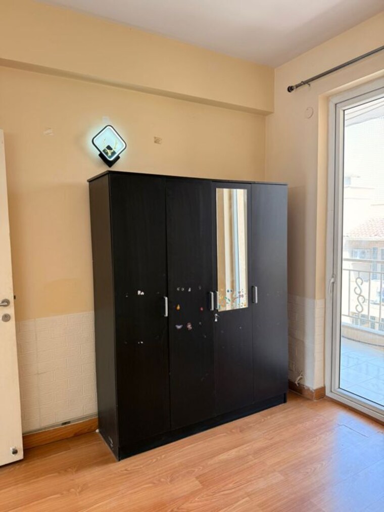 Room, emaar-palm-hills 3 Bedroom 1450 Sq.Ft. Apartment In Sector 77 Gurgaon 10589054