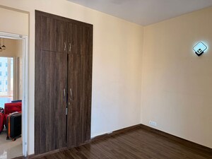 Room in 3 BHK Apartment at Emaar Palm Hills, Sector 77 – for Rent