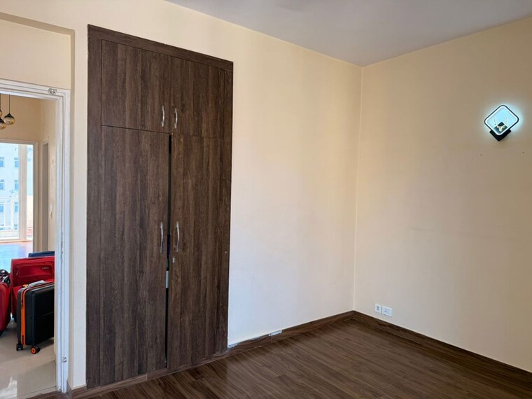 Room, emaar-palm-hills 3 Bedroom 1450 Sq.Ft. Apartment In Sector 77 Gurgaon 10589054
