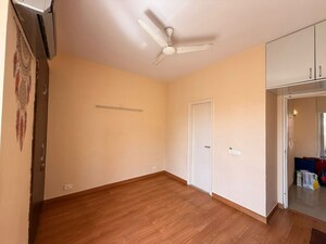 Room in 3 BHK Apartment at Emaar Palm Hills, Sector 77 – for Rent