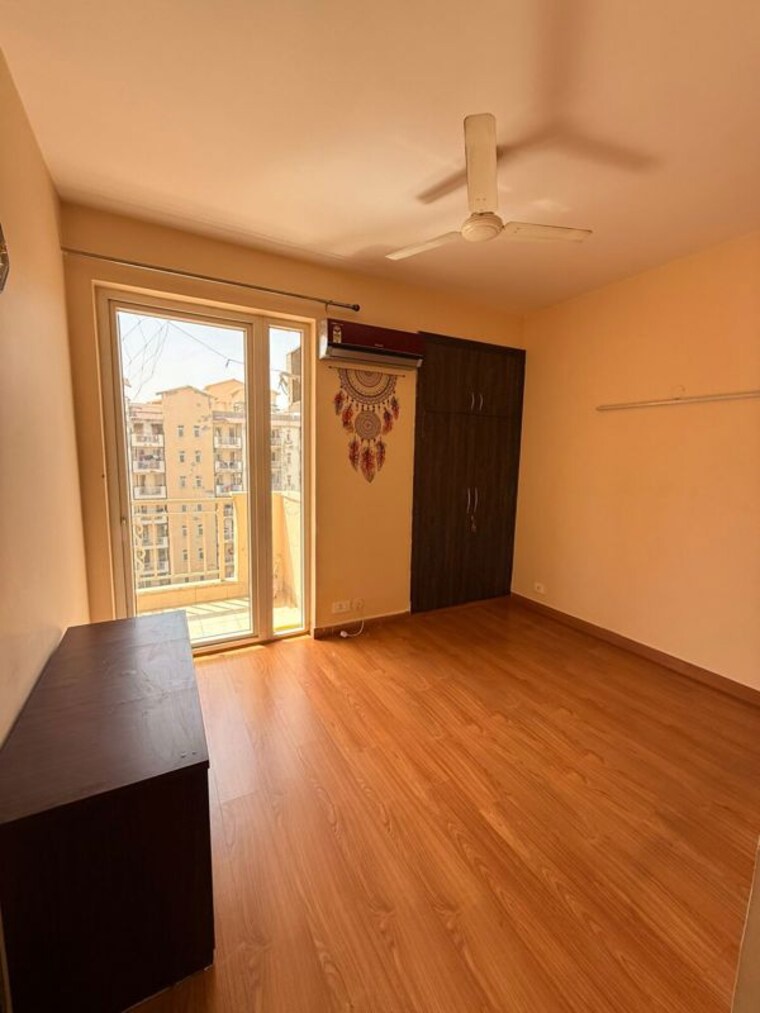 Room, emaar-palm-hills 3 Bedroom 1450 Sq.Ft. Apartment In Sector 77 Gurgaon 10589054