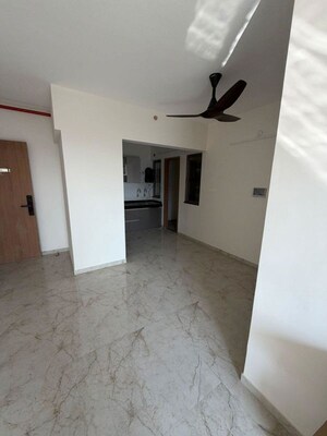 Room in 2 BHK Apartment at Majestique Towers, Kharadi – for Rent