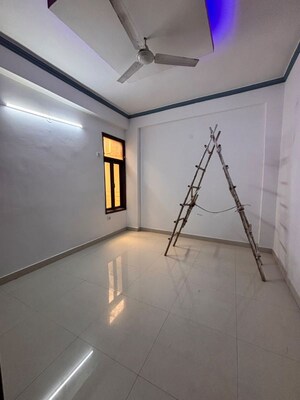 Room in 3 BHK Apartment at Saket – for Rent