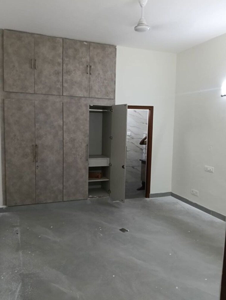 Room, sector 33 6 Bedroom 4500 Sq.Ft. Independent House In Sector 33 Chandigarh 10589107