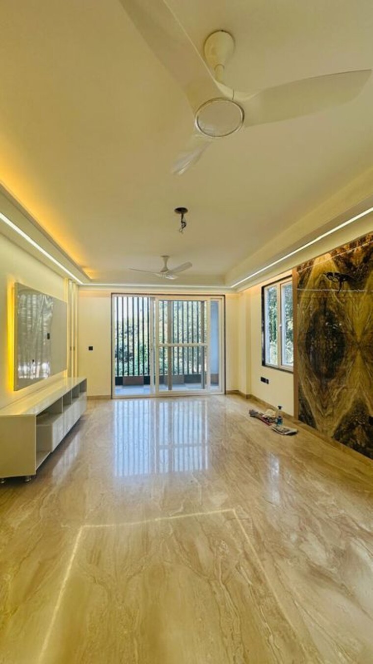 Living Room, suncity-heights 4 Bedroom 290 Sq.Yd. Builder Floor In Sector 54 Gurgaon 10589110